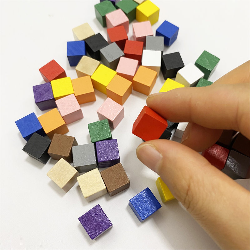 50 개/몫 10mm 다채로운 나무 주사위 큐브 체스  - Dice Tower Wooden 리뷰 및 가격